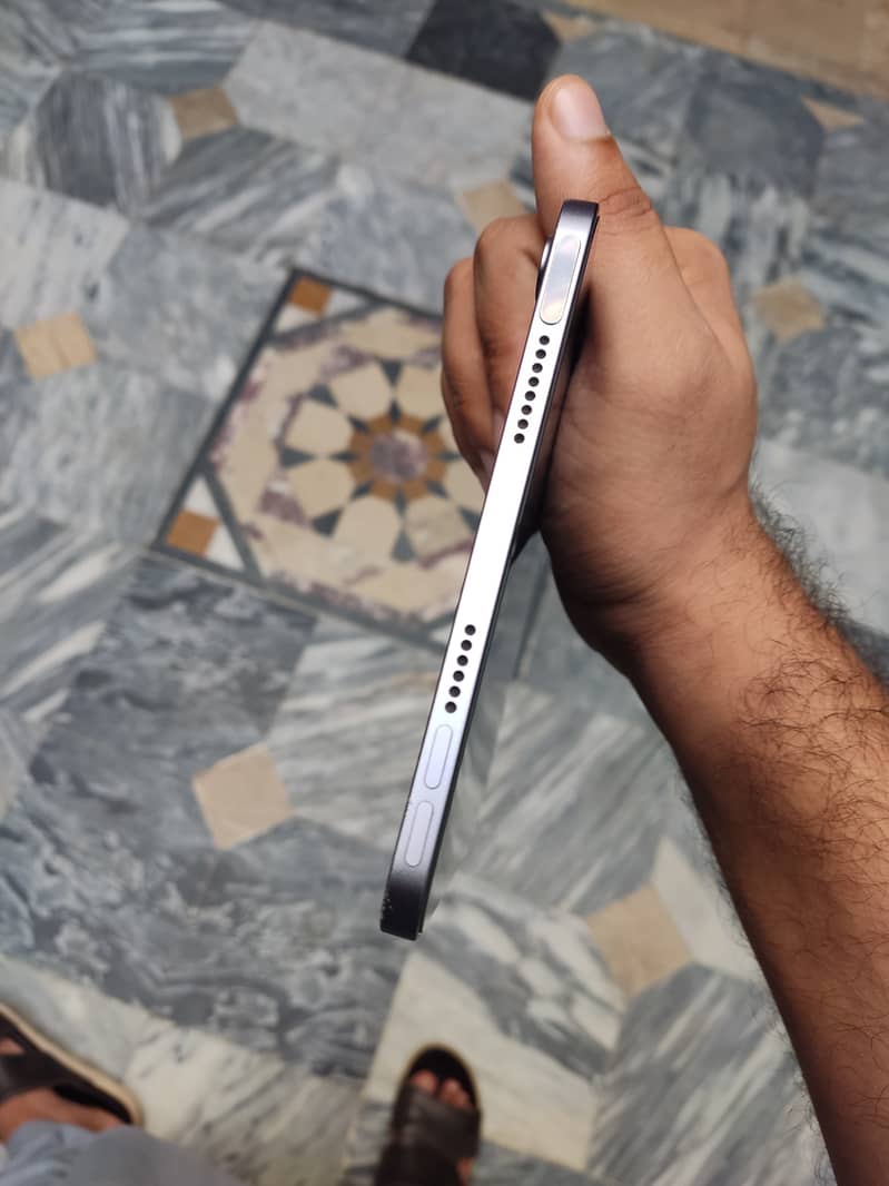 iPad mini 6th gen . Space Gray 3