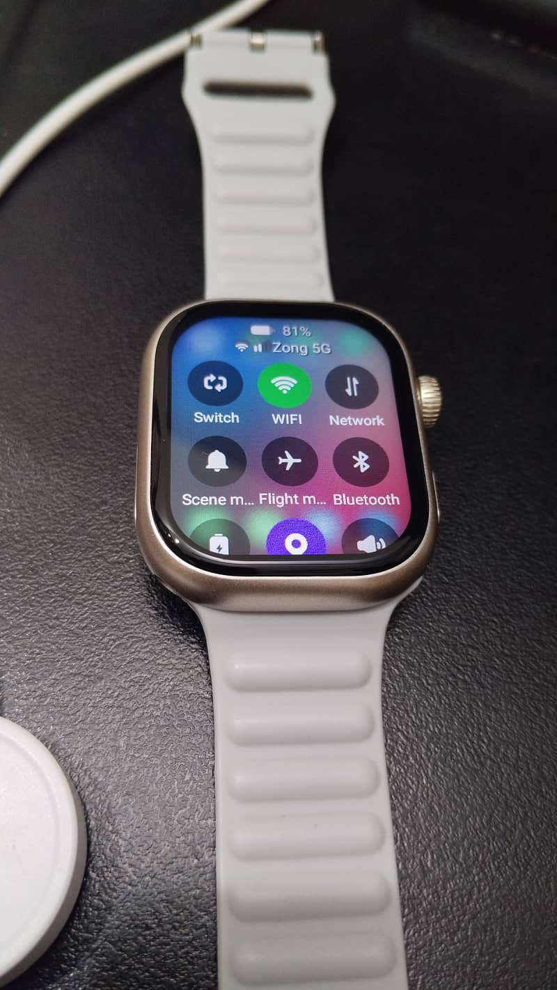 Smartwatch with Simcard Support 1