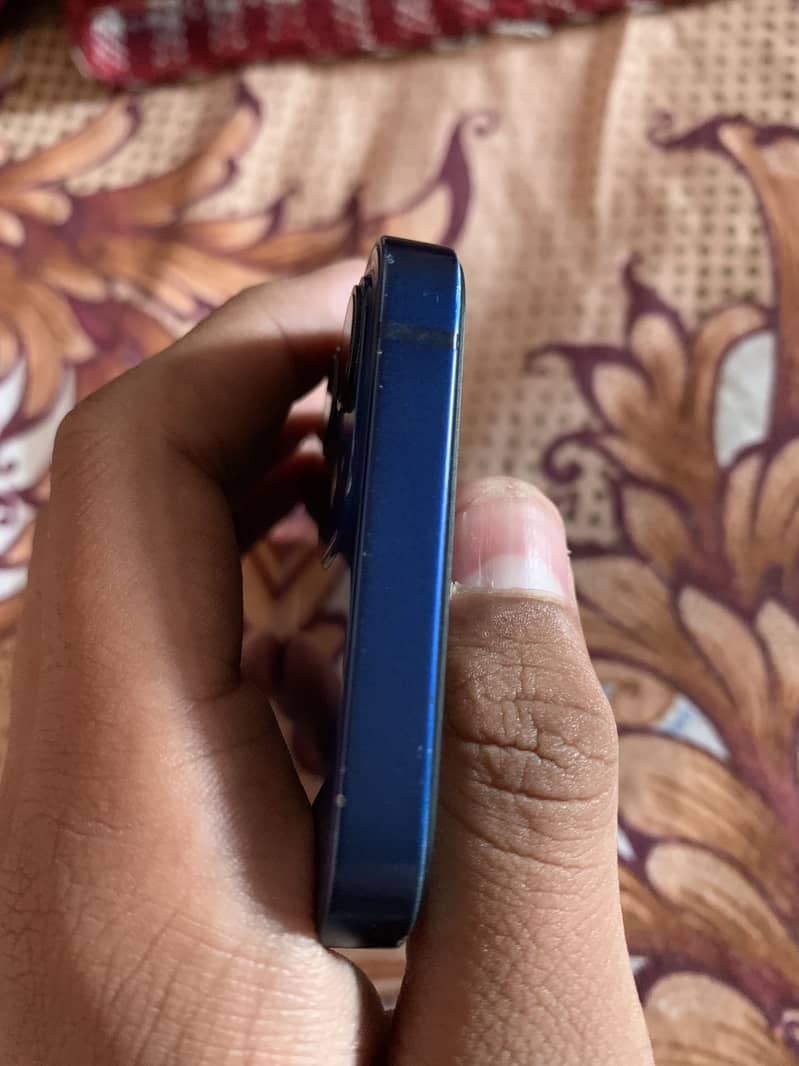 Apple iPhone 12 mini 3