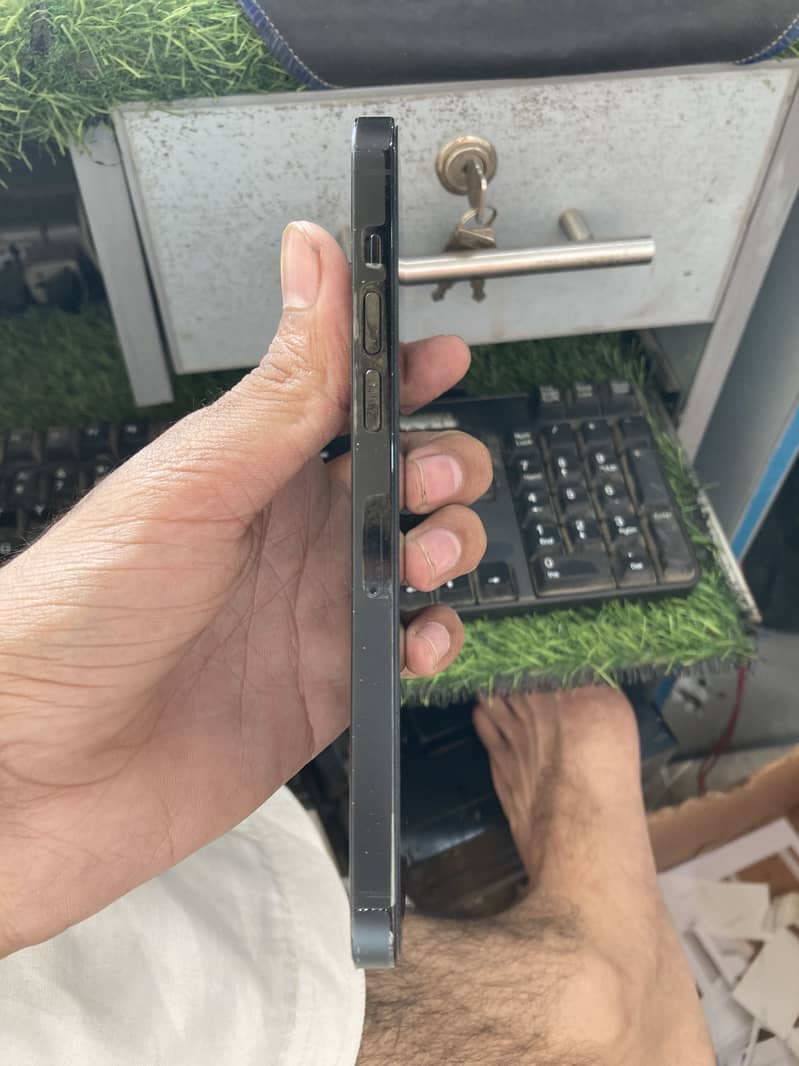 Apple iPhone 14 Pro Max 1