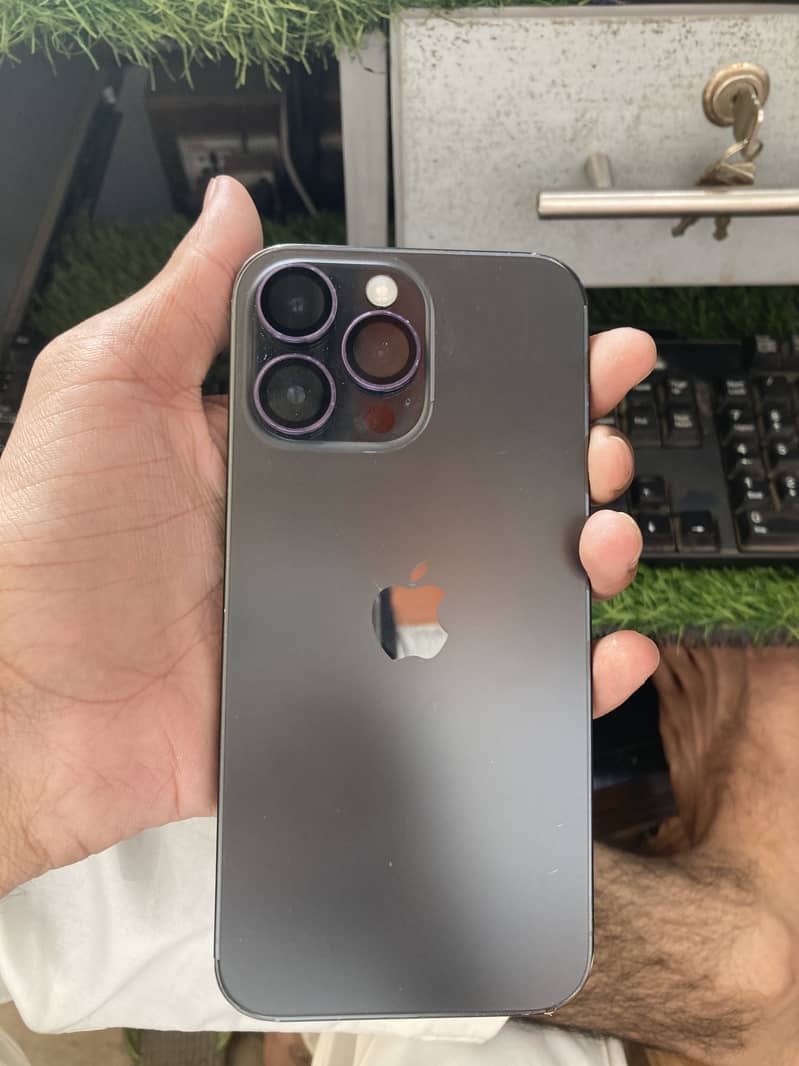 Apple iPhone 14 Pro Max 2