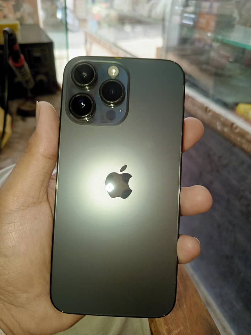 Apple iPhone 14 Pro Max 0
