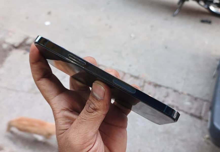Apple iPhone 12 Pro 1