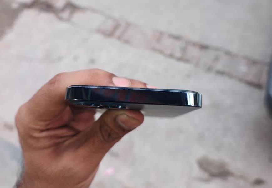 Apple iPhone 12 Pro 3