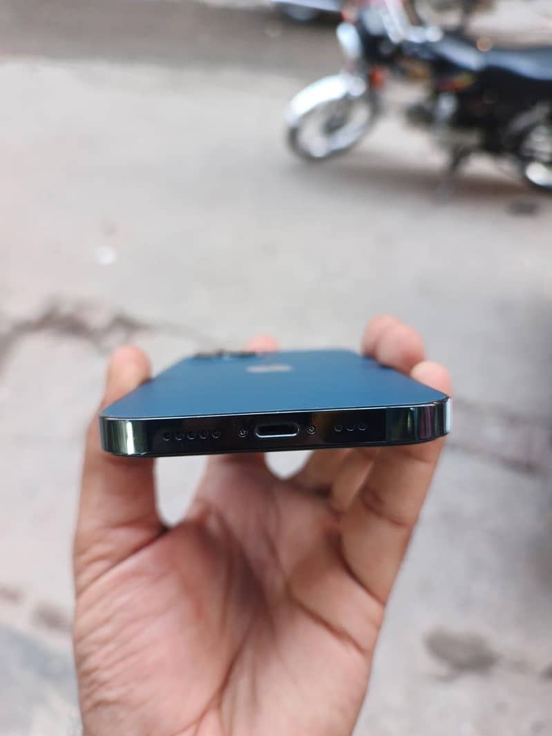 Apple iPhone 12 Pro 4