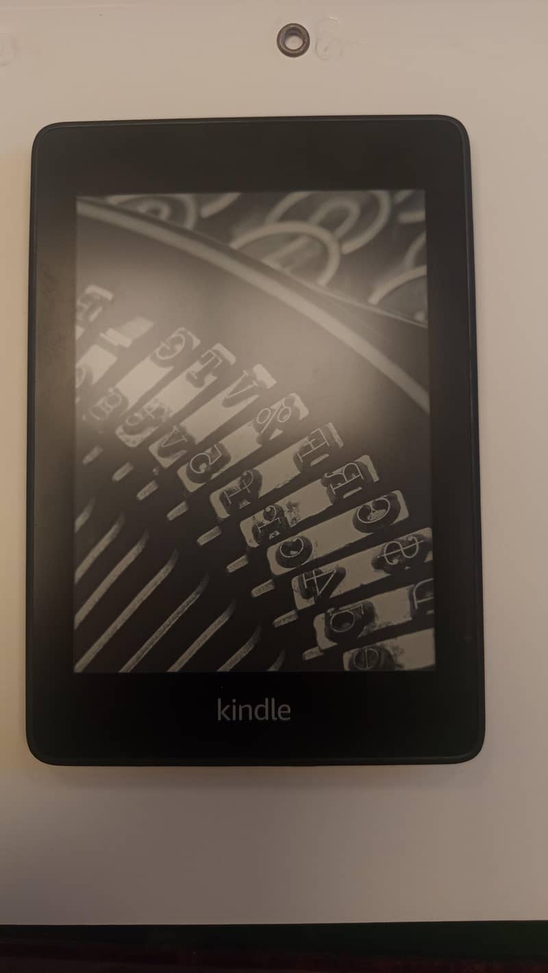 Kindle Paperwhite 10th generation E-book reader 0