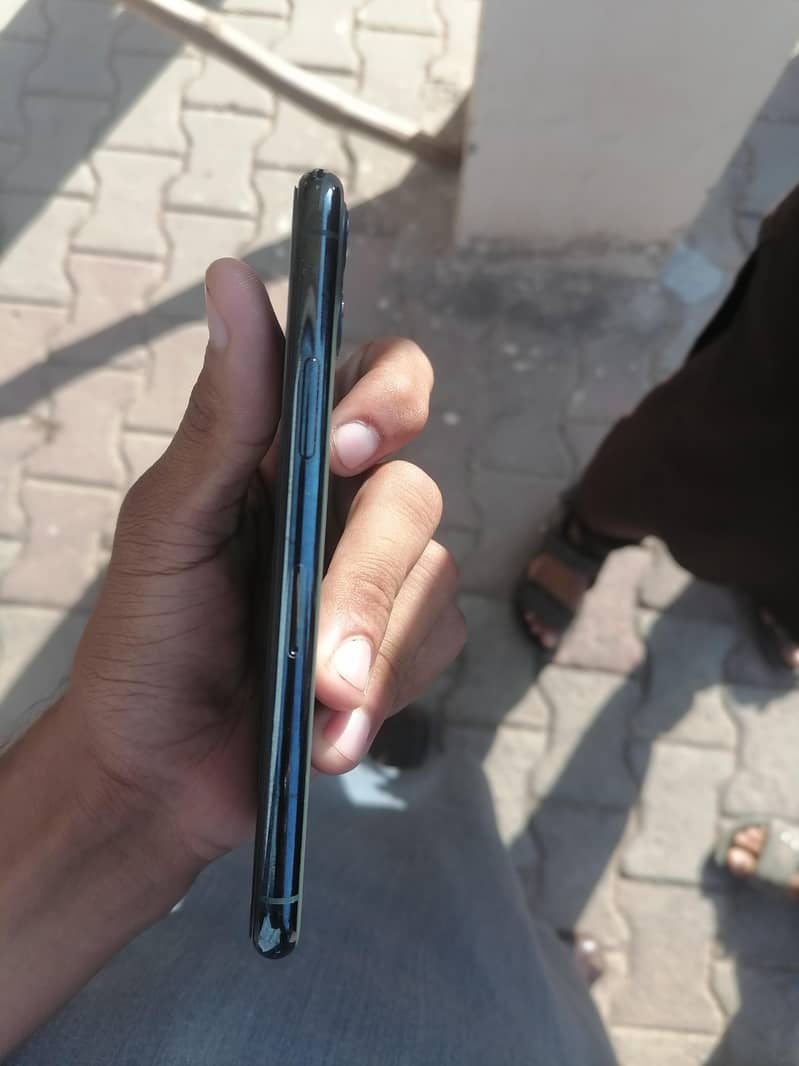 Apple iPhone 11 Pro 1