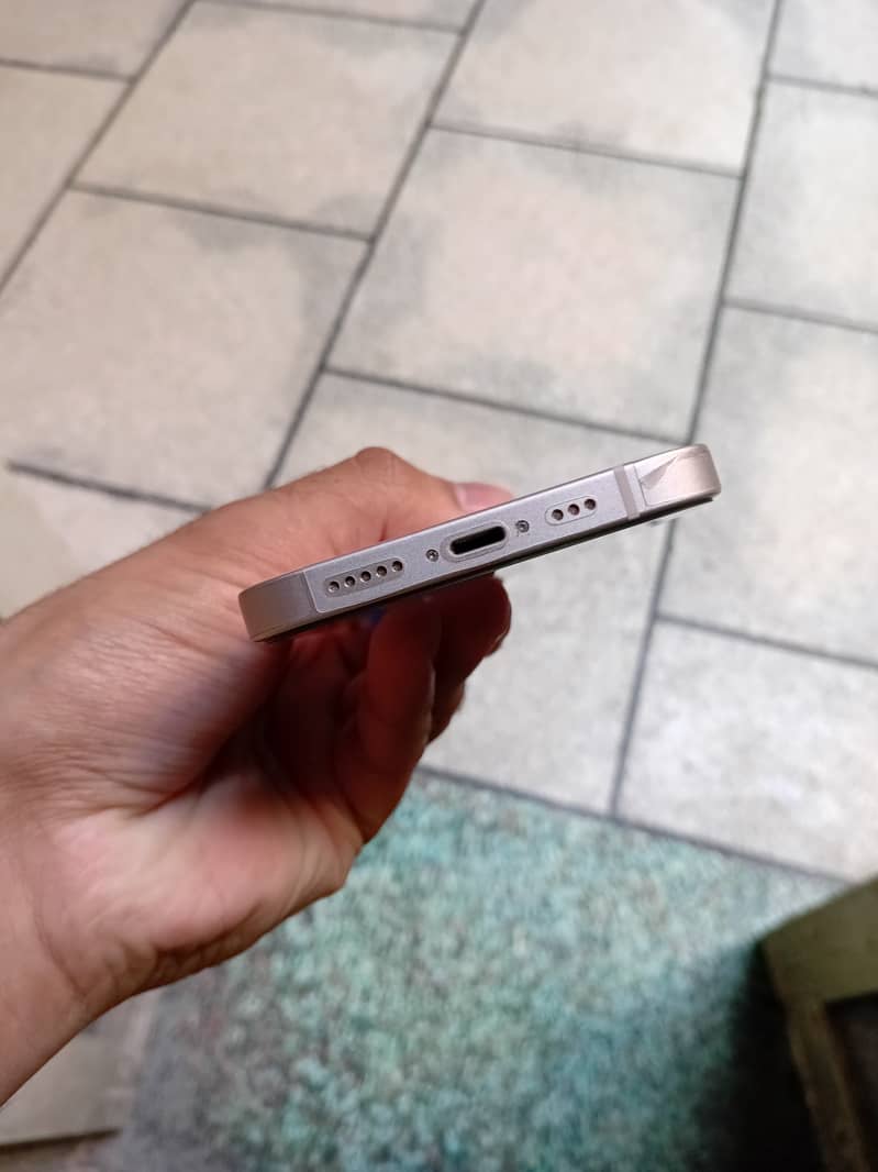 Apple iPhone 13 1