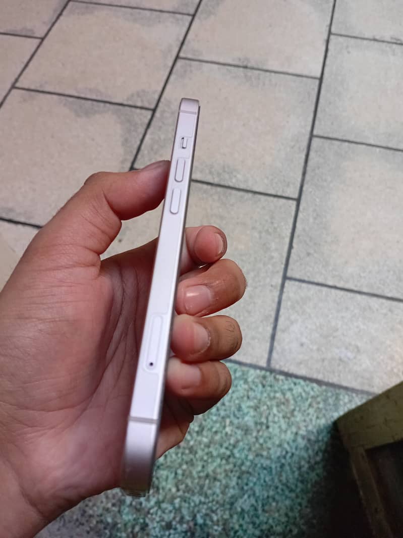 Apple iPhone 13 3