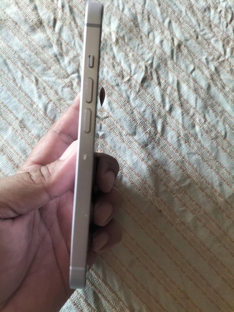 Apple iPhone 14 1
