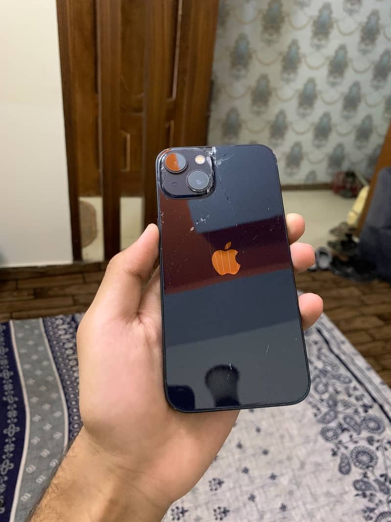 Apple iPhone 13 4