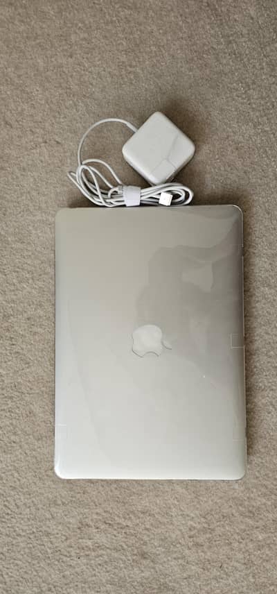 Apple MacBook Pro 13 Inch. Core i5