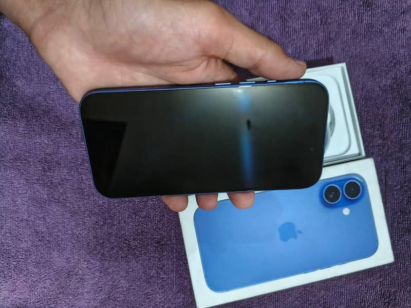 Apple iPhone 16 1