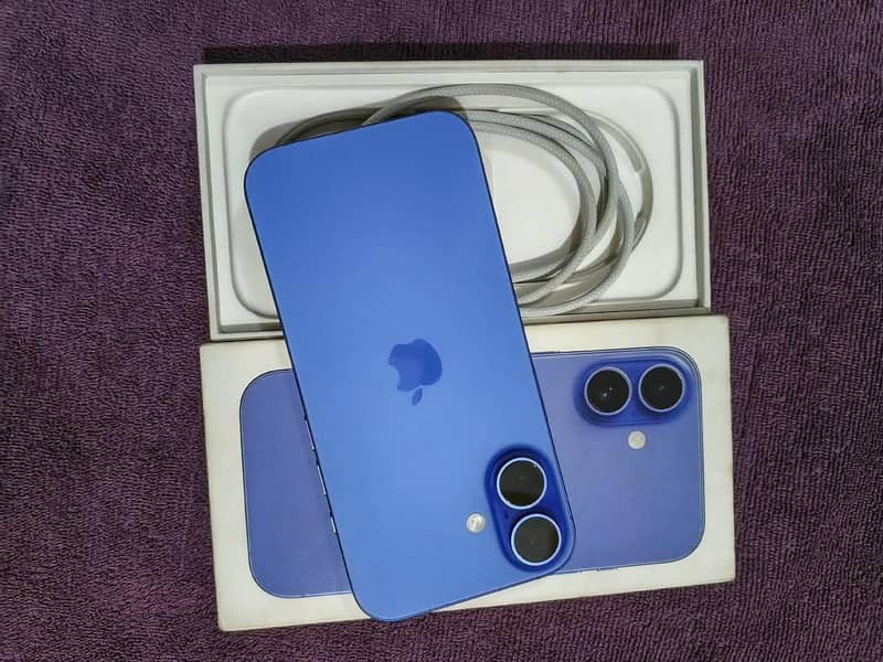 Apple iPhone 16 3