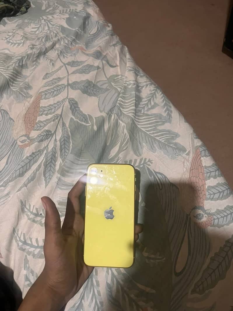 Apple iPhone 11 3