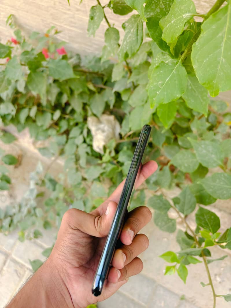 Apple iPhone 11 Pro Max 7