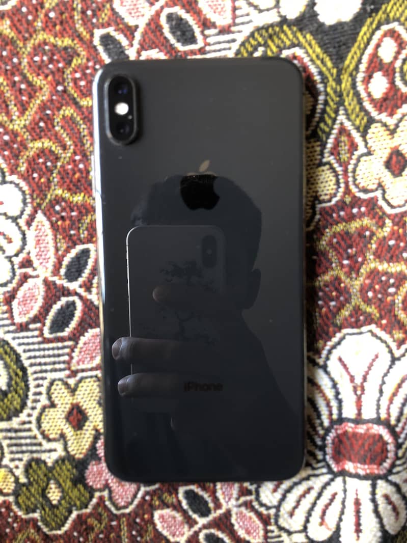 Apple iPhone XS Max 0