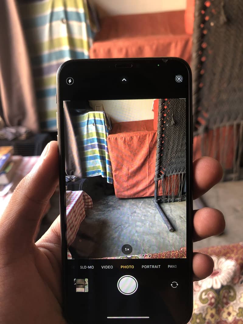 Apple iPhone XS Max 7