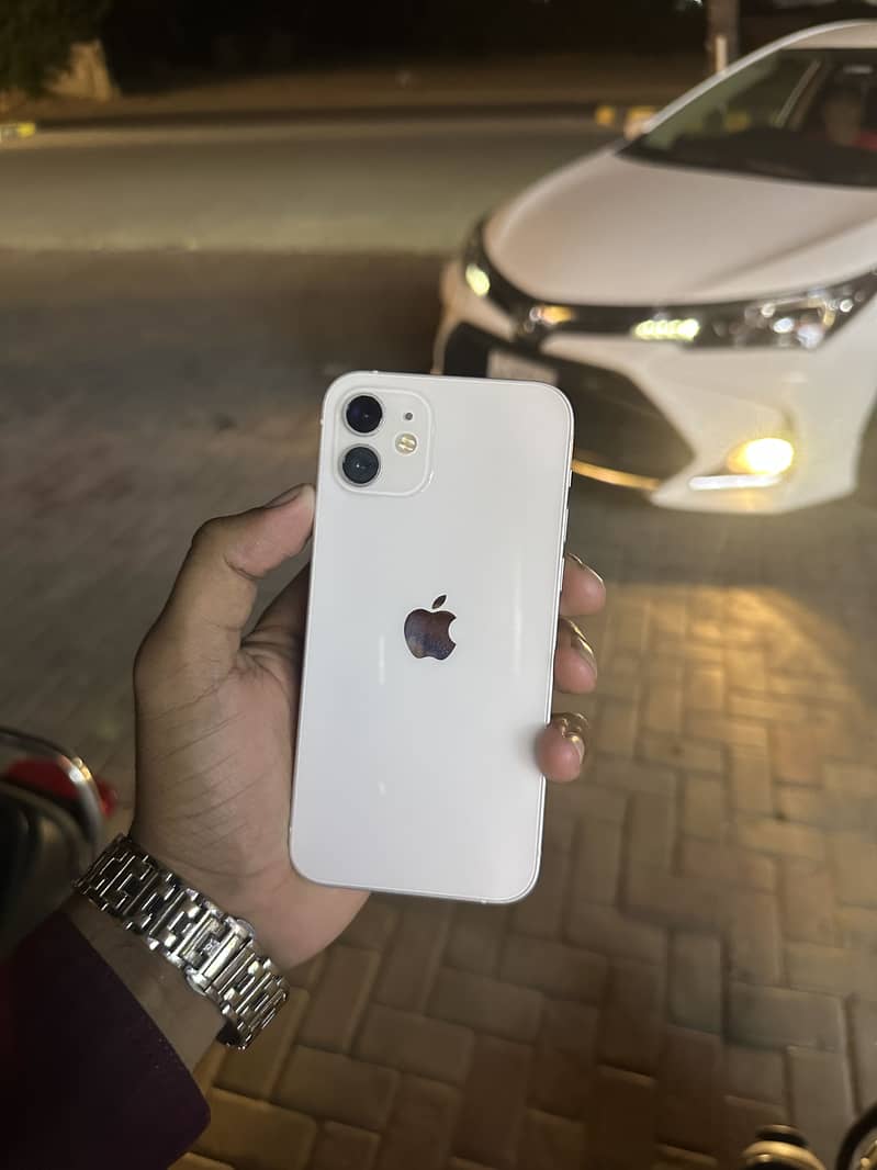 Apple iPhone 12 2