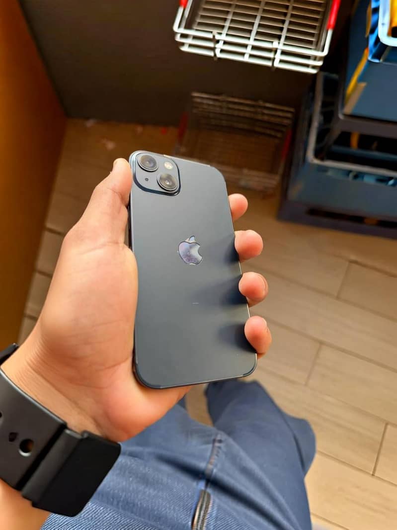Apple iPhone 13 1