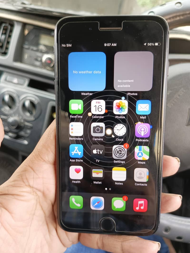Apple iPhone 8 Plus 0