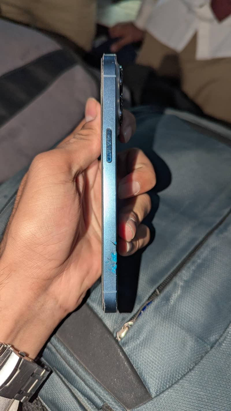 Apple iPhone 13 Pro 2