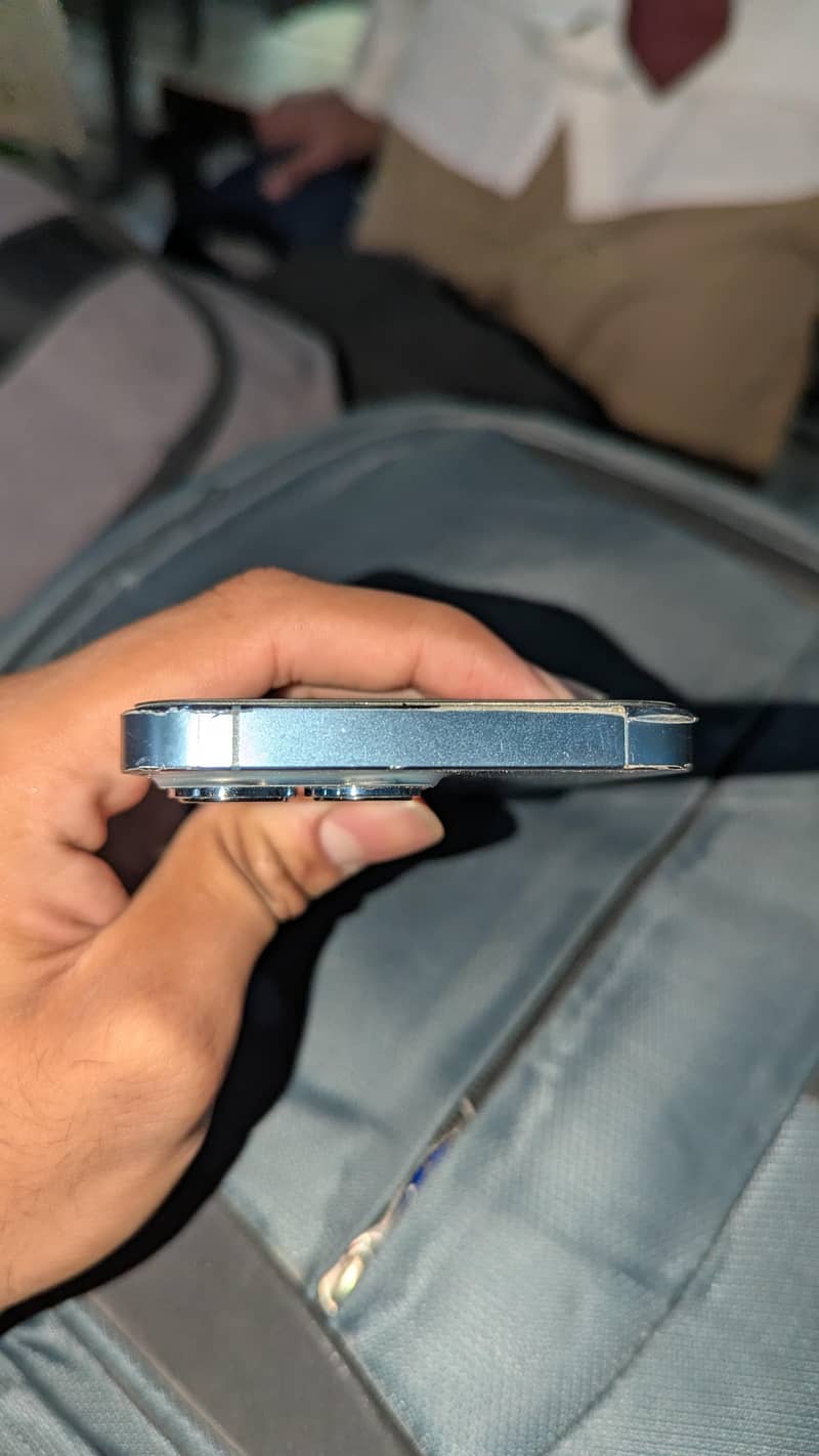 Apple iPhone 13 Pro 4