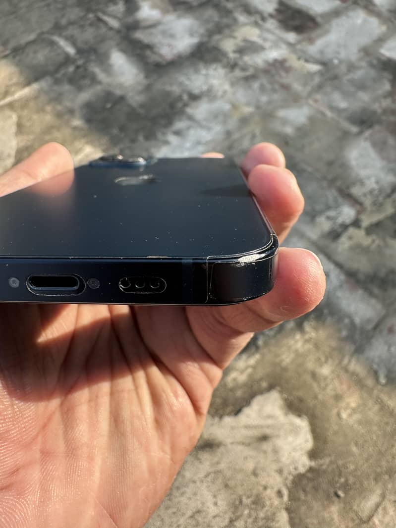iPhone 13 6