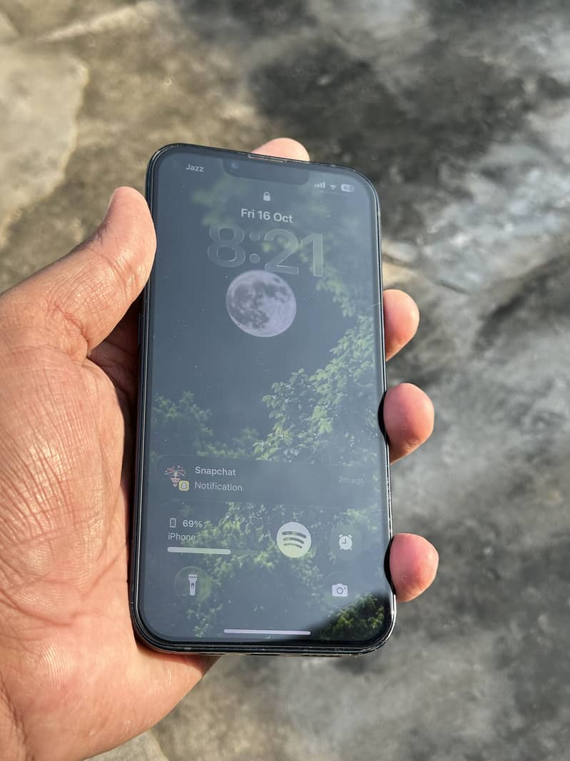 iPhone 13 8