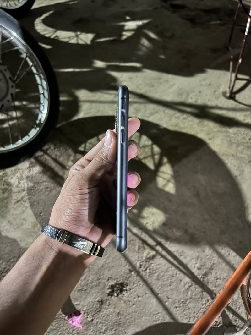 Apple iPhone 11 2
