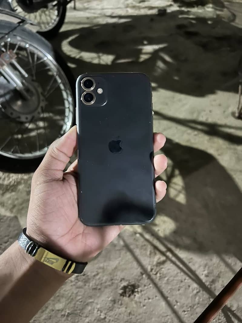 Apple iPhone 11 4