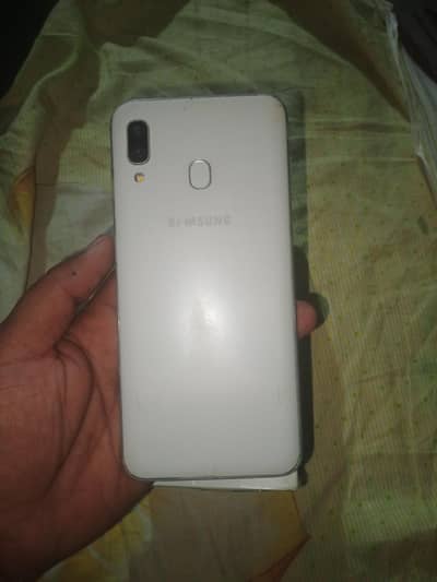 Samsung Mobile A30 4gb 64gb