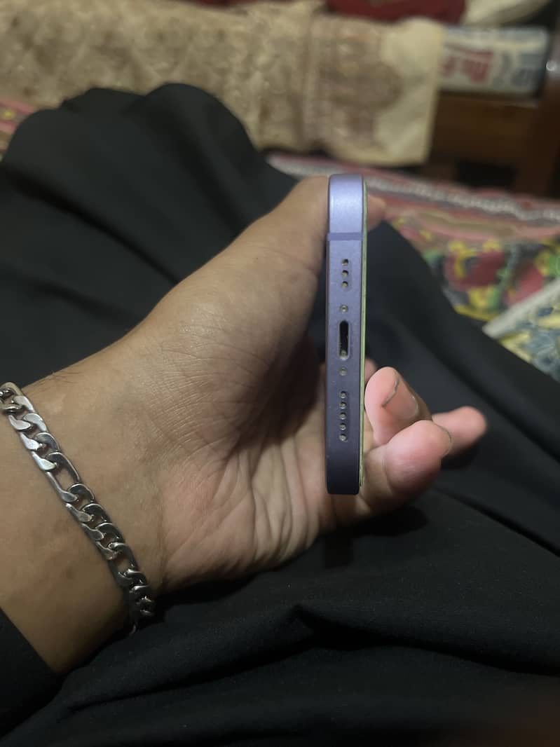 Apple iPhone 12 3