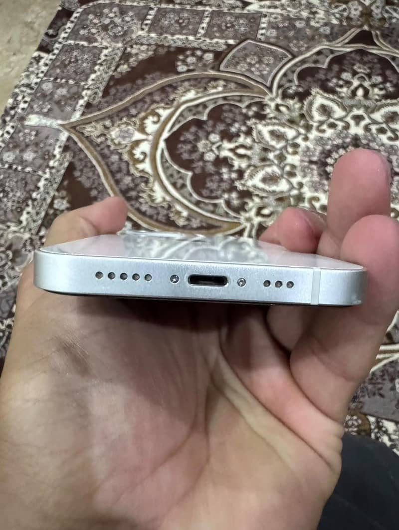 Apple iPhone 12 1