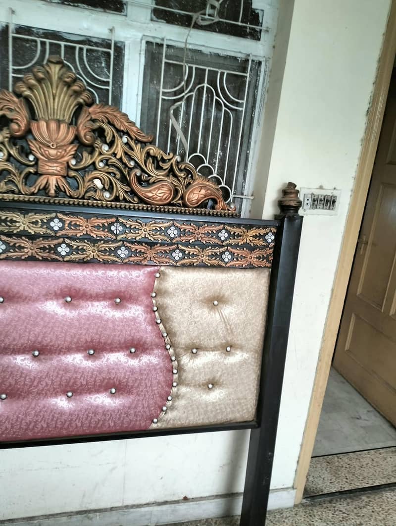 ROOM BED 6