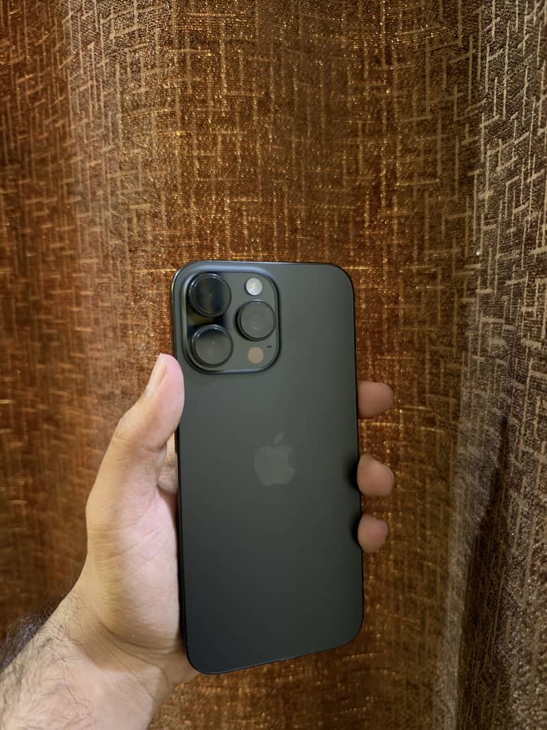 Apple iPhone 16 Pro Max 5