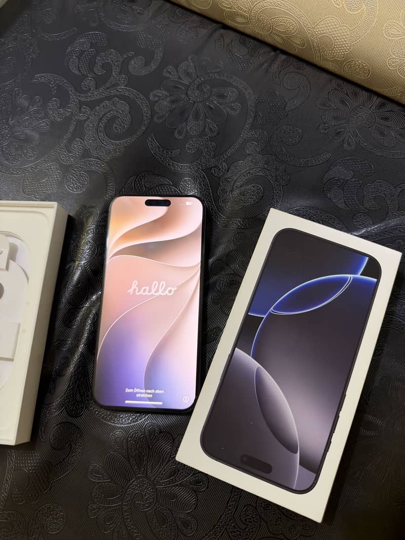 Apple iPhone 16 Pro Max 6