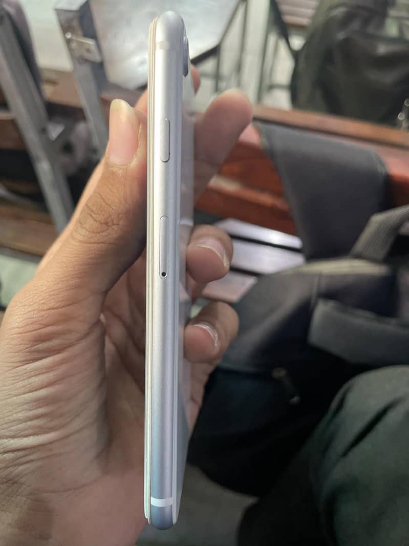 Apple iPhone SE 6