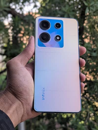 Infinix Note 30  (8+8/256).