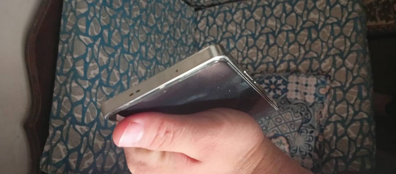 Infinix Note 40 4