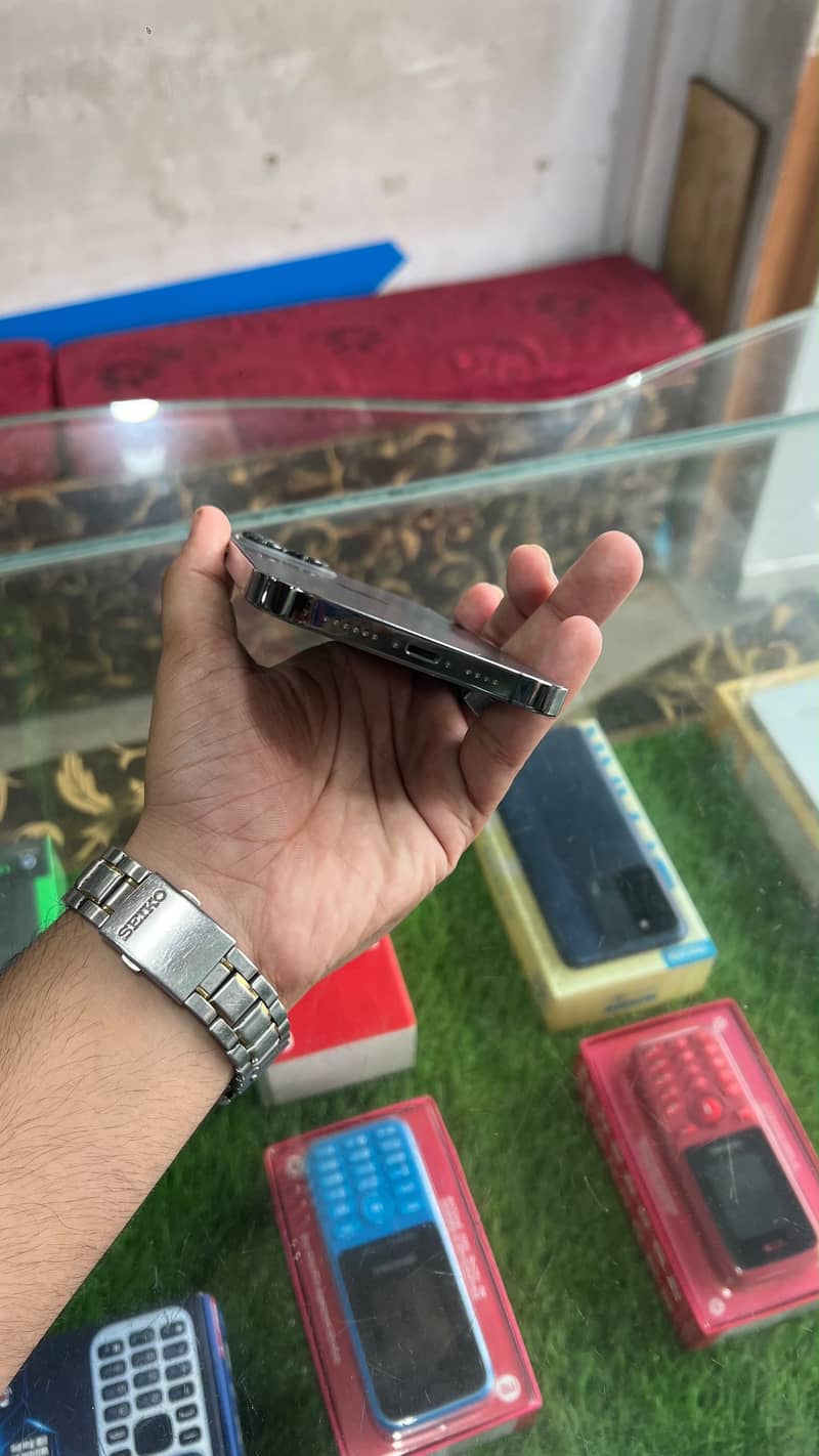 Apple iPhone 12 Pro 2