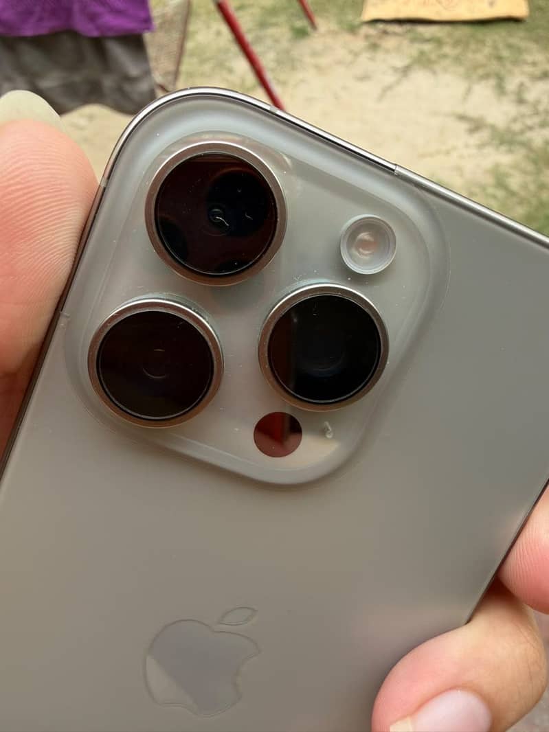 Apple iPhone 16 Pro 6