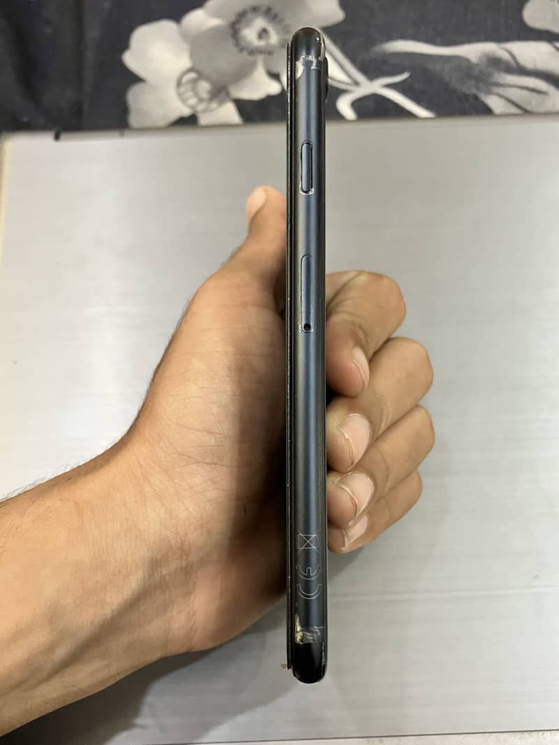 iPhone SE 3 1