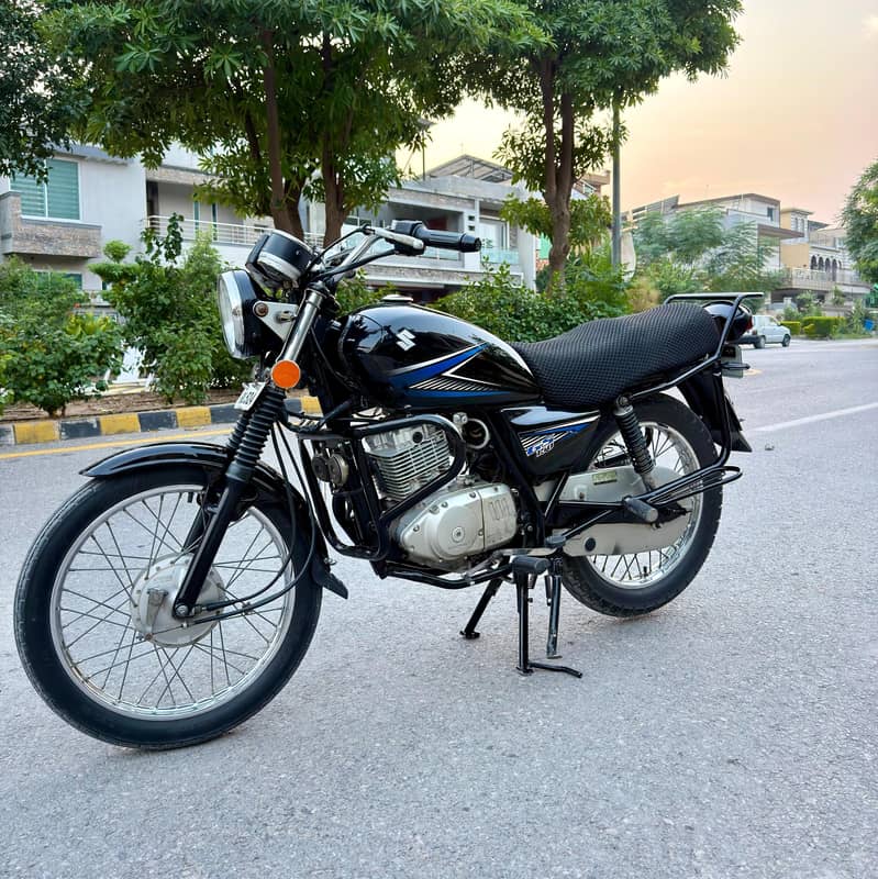 Suzuki GS 150 (2016) | Rawalpindi Number | Mint Condition with Extras ...