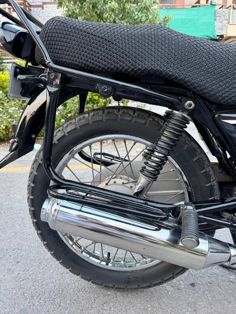 Suzuki GS 150 (2016) | Rawalpindi Number | Mint Condition with Extras ...