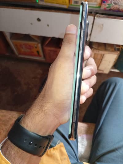 Sharp Aquos R6