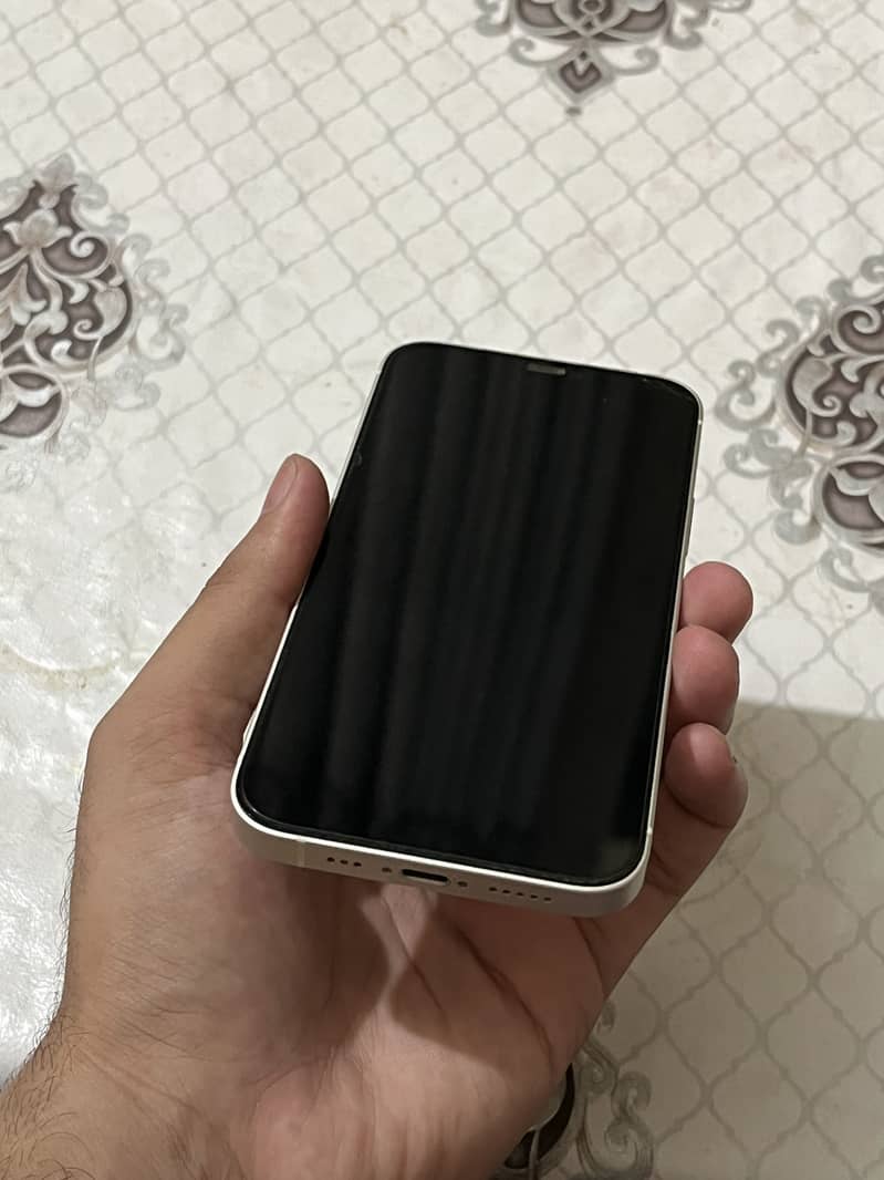 Apple iPhone 12 2