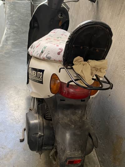 Suzuki Let’s 4G Scooter for Sale – White