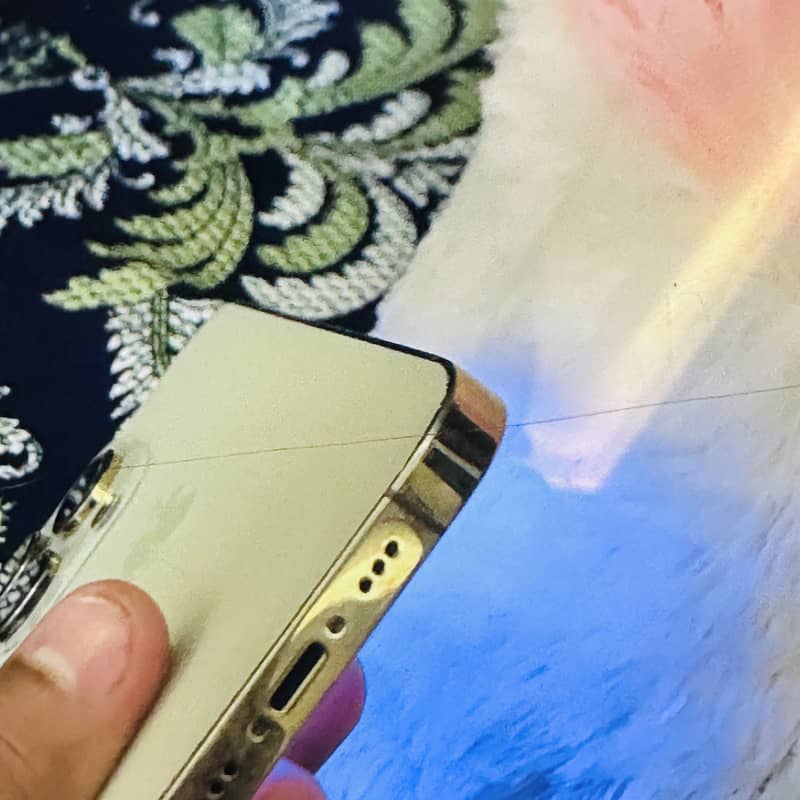 Apple iPhone 14 Pro 0