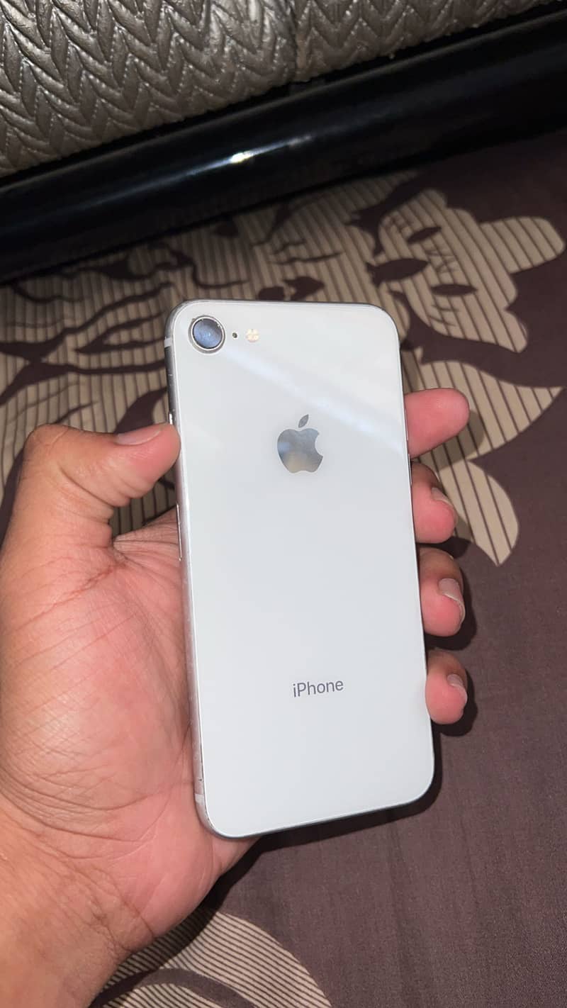 Apple iPhone 8 0